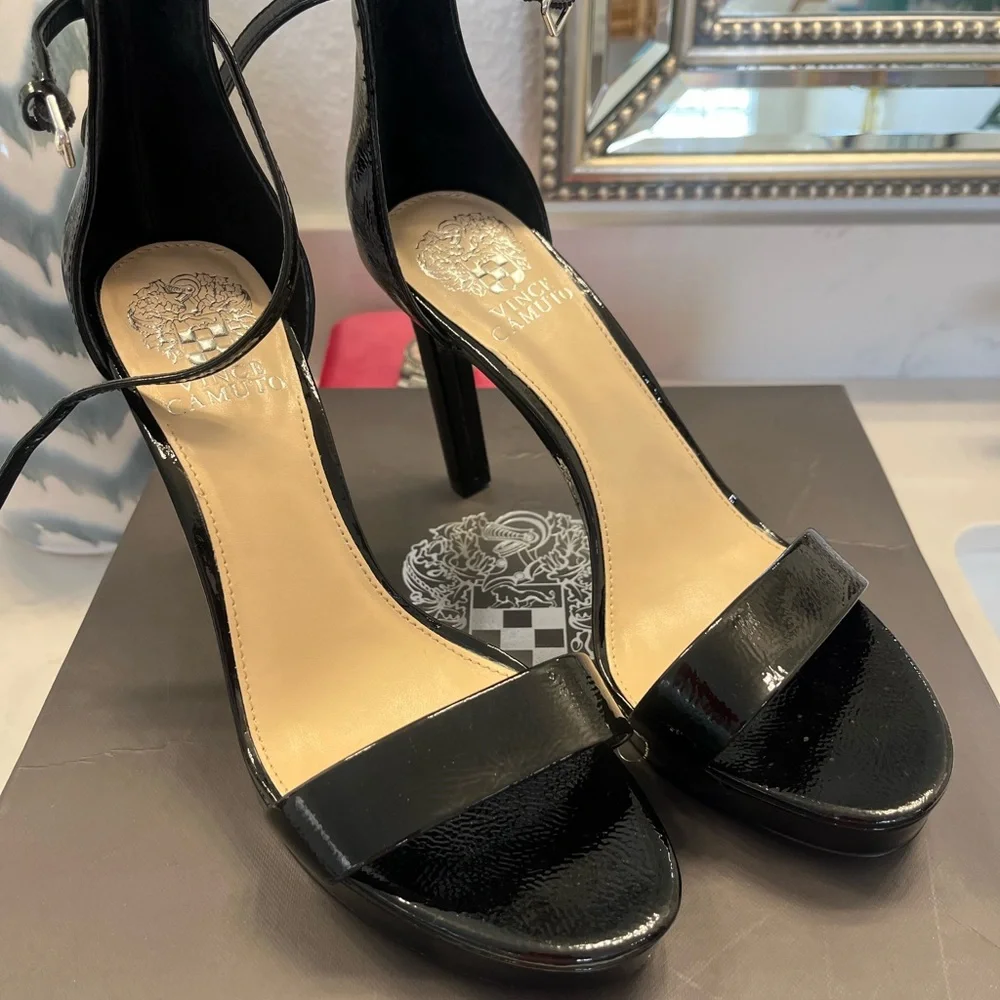 New in box! Vince Camuto Balindia Platform Sandal.  Black - Picture 6 of 7